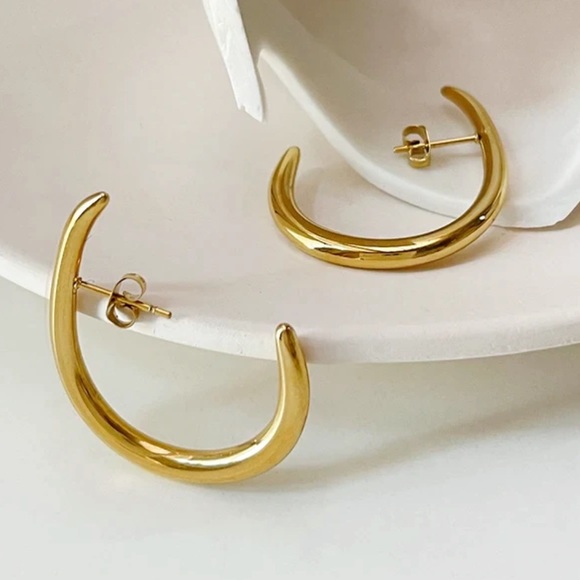 Geometrical Stud earrings - Picture 5 of 5